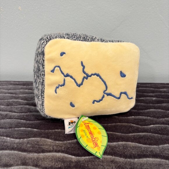 RARE Jellycat Amuseable Blue Cheese BNWT - Picture 3 of 4
